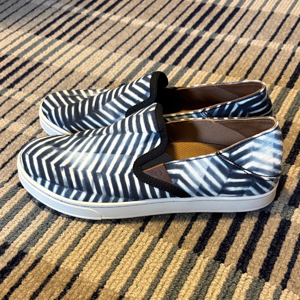 OluKai Black and White Patterned Loafers - Picture 3 of 6